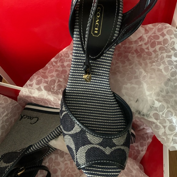 New Coach wedges size 7.5 - Picture 3 of 7